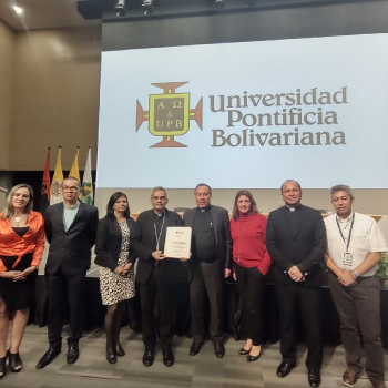 La Católica del Norte recibe reconocimiento por parte de la UPB