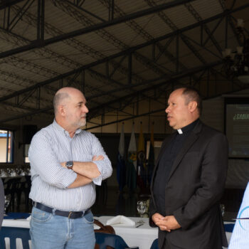 Católica del Norte recibió visita del Secretario de Educación Departamental en el campus de Santa Rosa de Osos